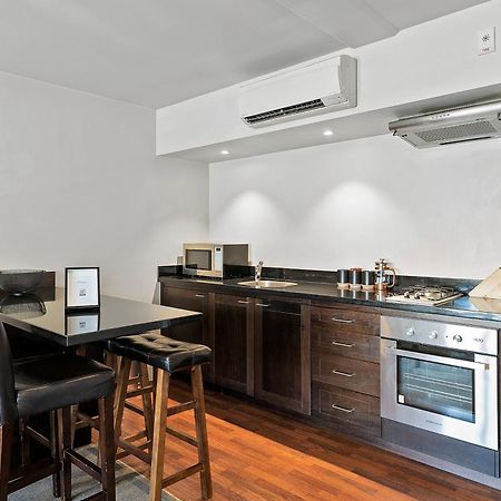 Lakeside Living - Modern 2-Bedroom Apartment Queenstown Dış mekan fotoğraf
