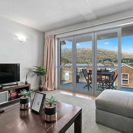 Lakeside Living - Modern 2-Bedroom Apartment Queenstown Dış mekan fotoğraf